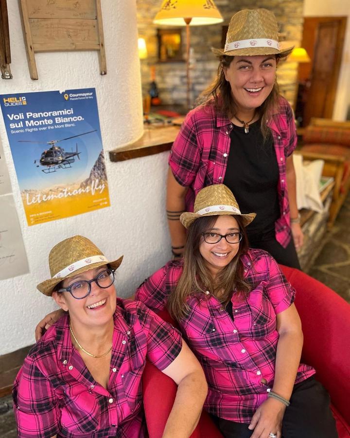 Hotel La Grange - Animal Chic Hotel Courmayeur Bagian luar foto