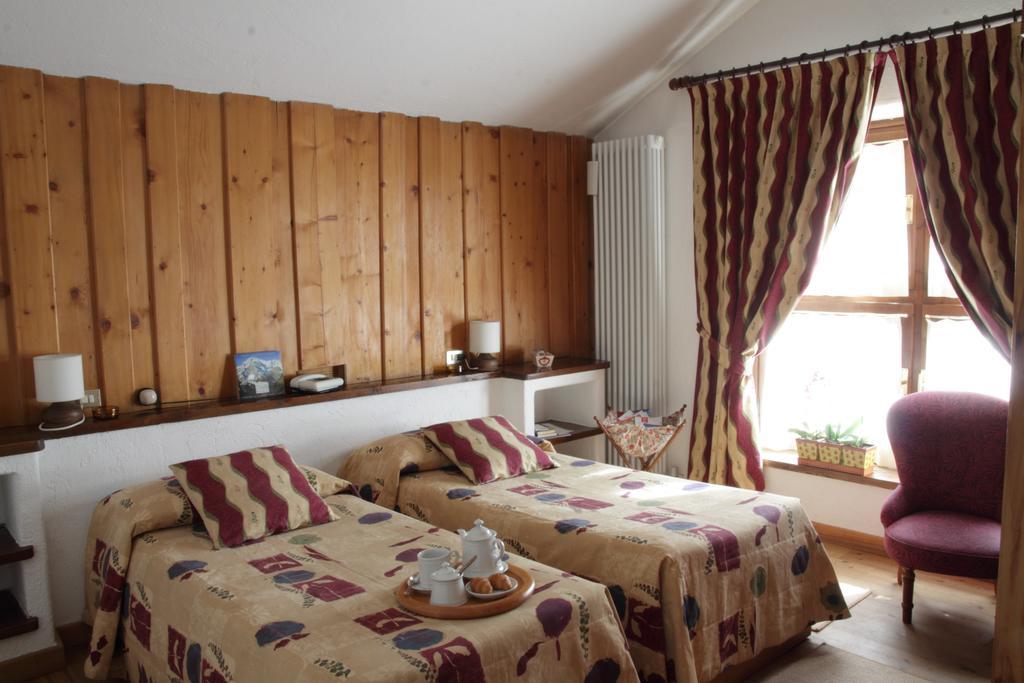 Hotel La Grange - Animal Chic Hotel Courmayeur Ruang foto