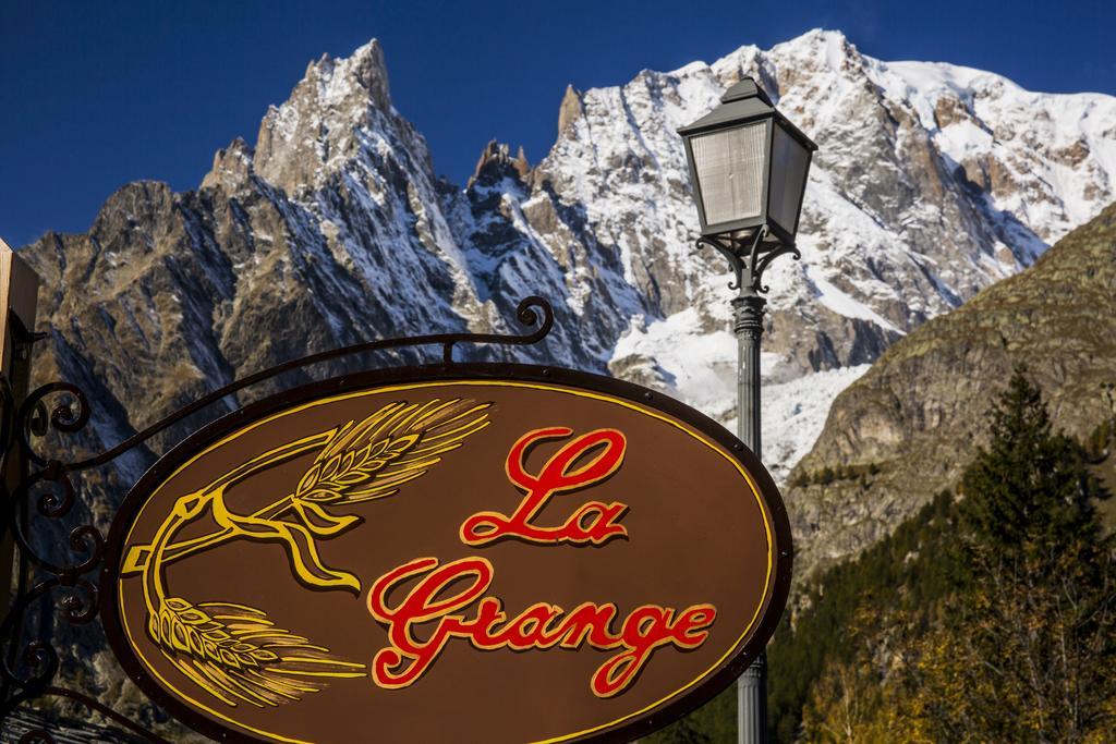 Hotel La Grange - Animal Chic Hotel Courmayeur Bagian luar foto