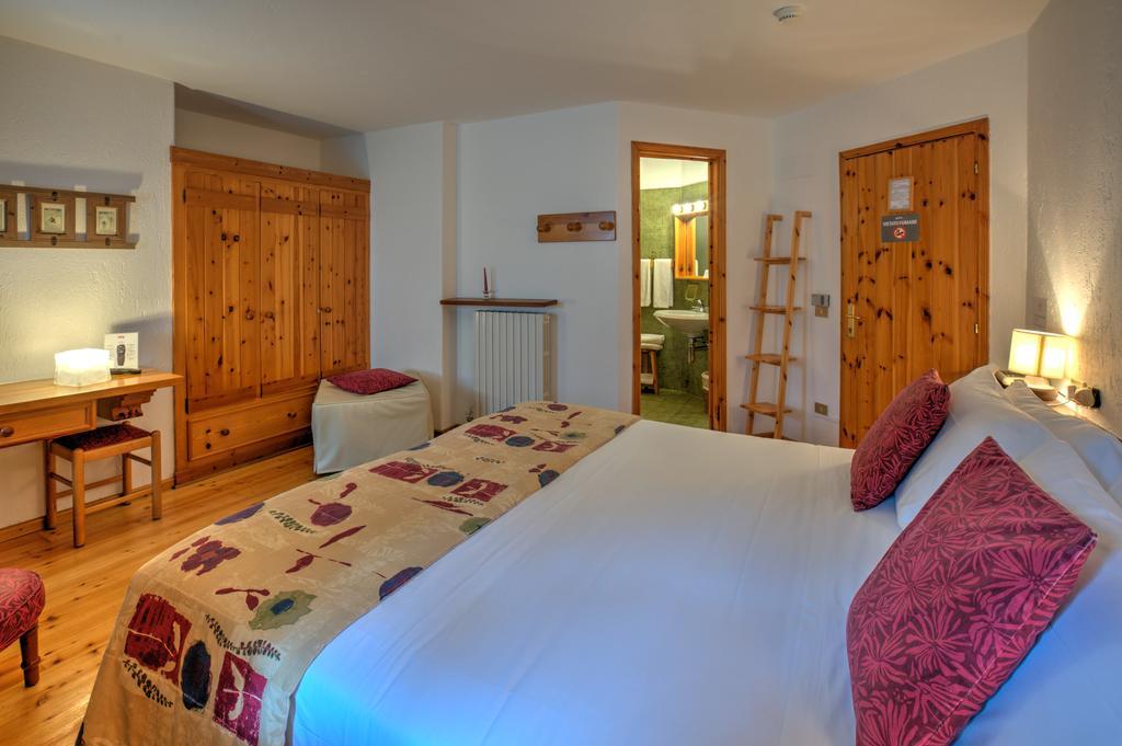 Hotel La Grange - Animal Chic Hotel Courmayeur Bagian luar foto
