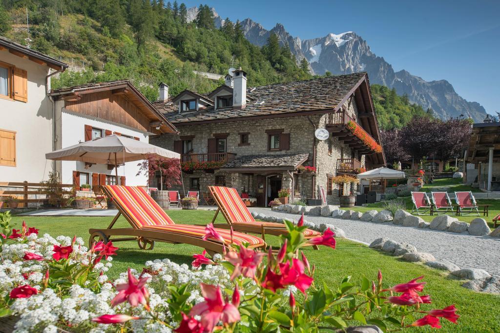 Hotel La Grange - Animal Chic Hotel Courmayeur Bagian luar foto